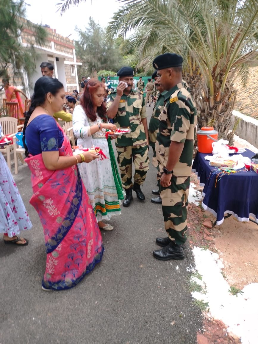 અદાણી ફાઉન્ડેશન અને અદાણી ગ્રીન એનર્જી લીમીટેડ દ્વારા પરંપરાગત રક્ષાપર્વ પર દેશ સાથે નાની બહેનુના વિશ્વાસનું અનોખુ&nbsp;બંધન