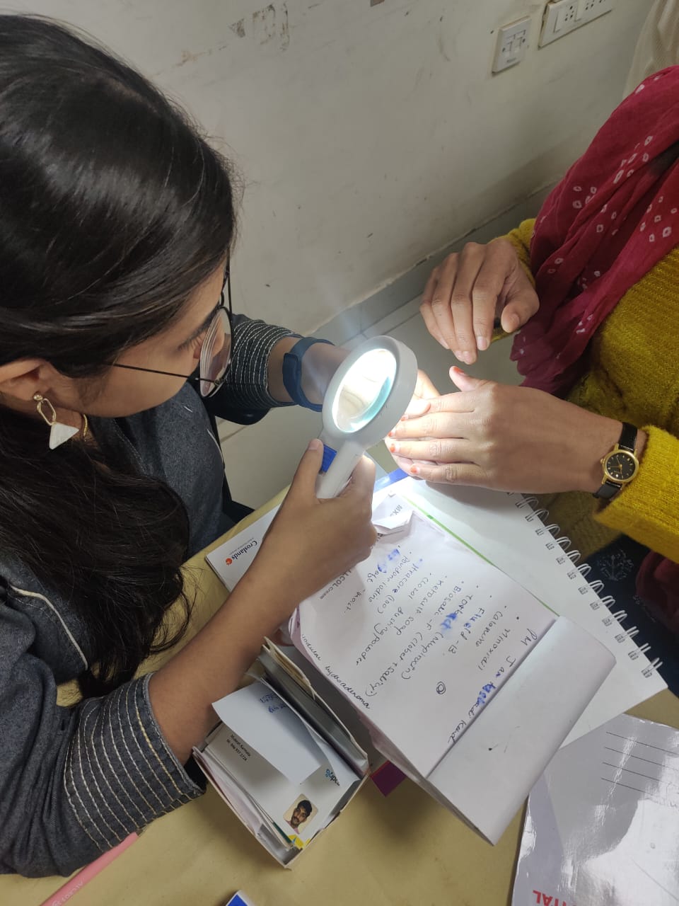 જી. કે. જન. અદાણી હોસ્પિ. માં ત્વચાના આવા અતિ ગંભીર કેસોમાં પૂવા ચેમ્બર ઉપકરણ મારફતે અપાતી “લાઇટ&nbsp;થેરાપી”