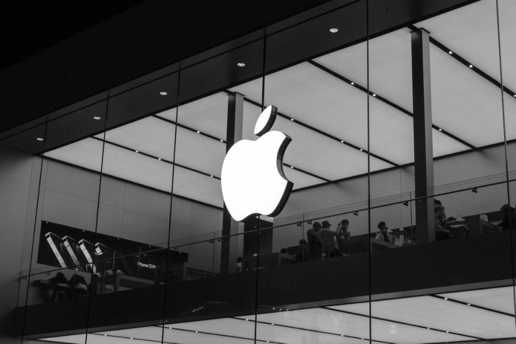 એેપલ આગામી ત્રણ વર્ષમાં ભારતમાં પાંચ લાખ લોકોને નોકરી&nbsp;આપશે