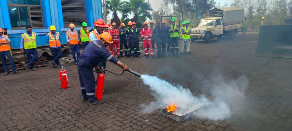 અદાણી પોર્ટસ ખાતે નેશનલ ફાયર સેફ્ટી વીકની&nbsp;ઉજવણી