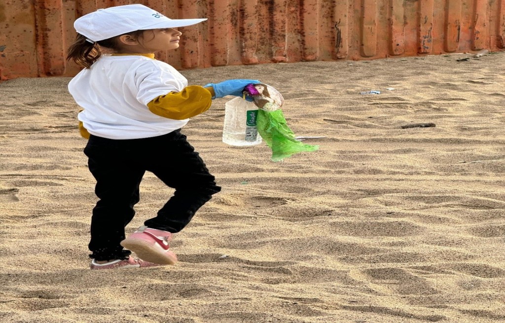 Adani Ports Mundra organized the beach cleaning activity at Mandavi&nbsp;Beach