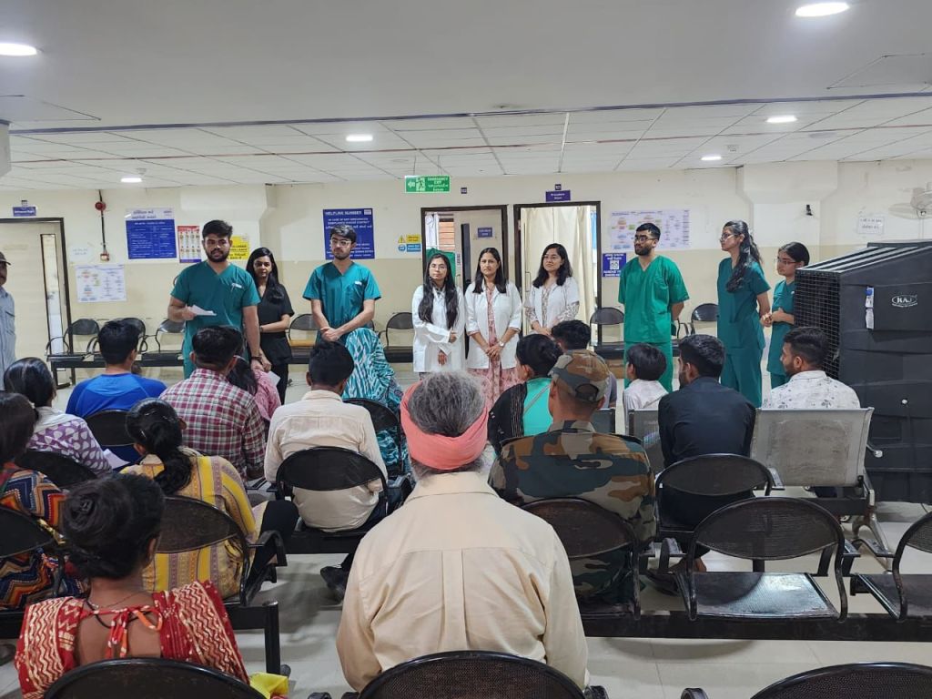 જી.કે.જન.અદાણી હોસ્પિ.માં પોસ્ટર નિર્માણ, પેમ્પલટ્સ વિતરણ તેમજ માર્ગદર્શન દ્વારા સ્કિન હેલ્થ ડે&nbsp;ઉજવાયો