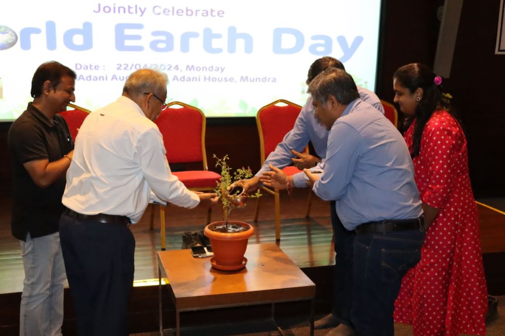 અદાણી જૂથ દ્વારા ‘પ્લેનેટ જોઈએ કે પ્લાસ્ટિક’ થીમ હેઠળ વિશ્વ પૃથ્વી દિવસની&nbsp;ઉજવણી