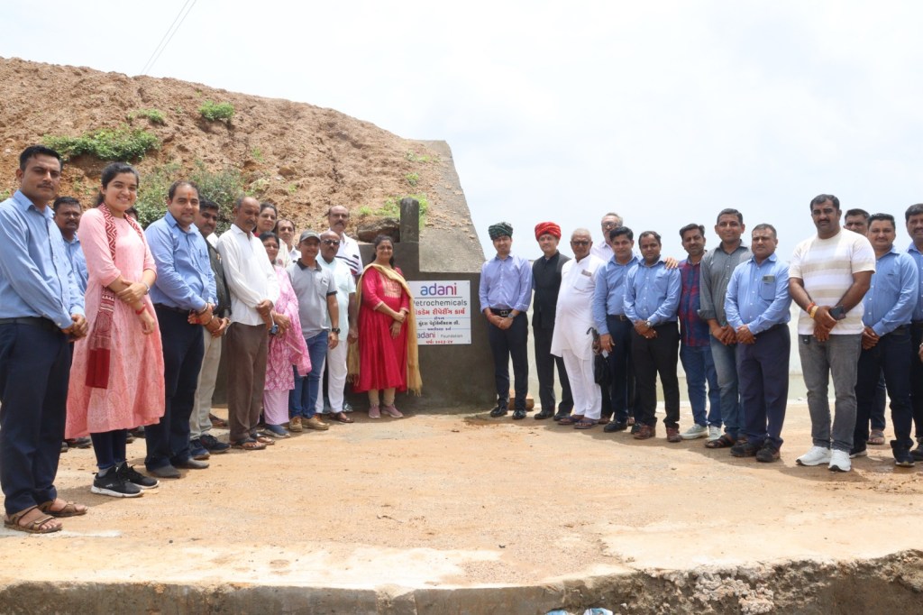 અદાણી પરિવાર સાથે ભળી ગામલોકોએ જળાશયોમાં નવા નીરને&nbsp;વધાવ્યા!