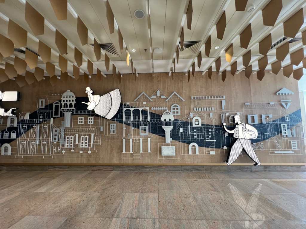 SVPI એરપોર્ટના T-2 એરાઇવલ્સ ખાતે નવા આકર્ષક આર્ટ ઇન્સ્ટોલેશનનું અનાવરણ કરવામાં&nbsp;આવ્યું