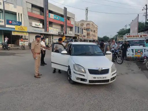રાપર પોલીસ દ્વારા ટ્રાફિક ઝુંબેશ હાથ ધરાઈ&nbsp;હતી