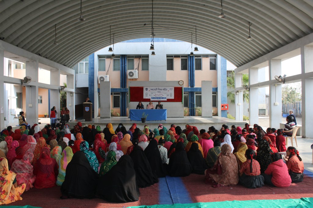 અદાણી વિદ્યામંદિર, ભદ્રેશ્વર ખાતે મહિલાઓના સ્વાસ્થ્ય અને પરિવારની સમૃદ્ધિ વિશે જાગૃતિ ફેલાવવા નૂતન કાર્યક્રમ&nbsp;યોજાયો