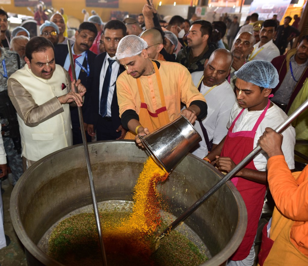 ગૌતમ અદાણી એ ‘Spiritual Infrastructure: How The Kumbh Inspires India’s Leadership Story’ શીર્ષક ધરાવતા બ્લોગમાં તેમણે કુંભને દેશની નેતૃત્વની ગાથા સાથે&nbsp;જોડ્યો