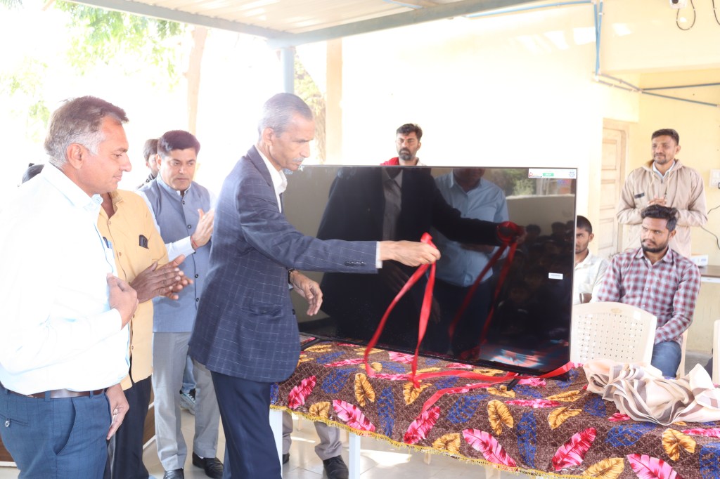 અદાણી ફાઉ. દ્વારા 51 શાળા ઓ સ્માર્ટ ક્લાસથી સુસજ્જ કરવામાં&nbsp;આવી