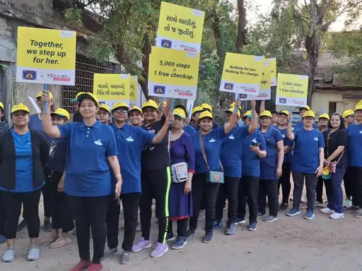 સ્તન કેન્સર જાગૃતિ માટે ભુજમાં હોમગાર્ડ અને યોગગુરુઓએ 5 કિમી પરેડ&nbsp;કરી