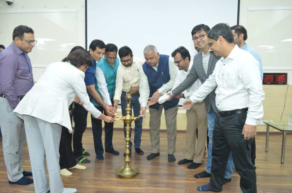 અદાણી મેડિ. કોલેજમાં બેંગલુરુ સ્થિત આંતરરાષ્ટ્રીય કક્ષાના સિનિ.સ્ટ્રોક સ્પે.ડો.રૂપા શેષાદ્રીનું વિદ્વતાપૂર્ણ&nbsp;પ્રવચન