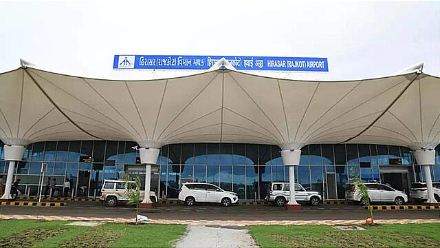 હીરાસર ઇન્ટરનેશનલ એરપોર્ટમાં પાણી વિતરણ ખોરવાતા&nbsp;રોષ