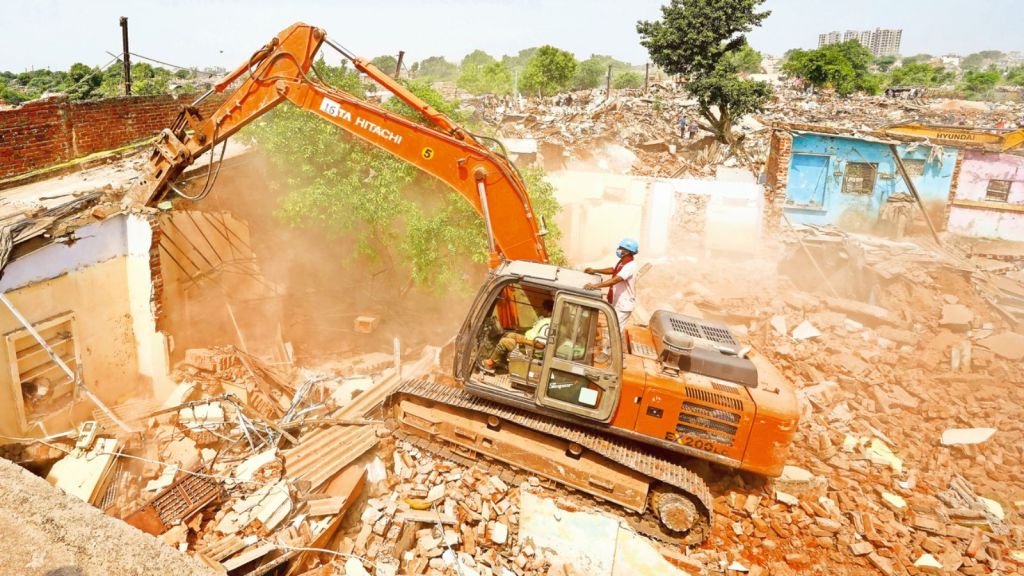 ચંડોળાના 50 હજાર ટન કાટમાળનો રિયુઝ કરી પેવર બ્લોક, બેન્ચ, સિમેન્ટ બ્લોક&nbsp;બનાવાશે