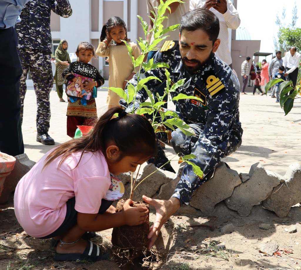 અદાણી વિદ્યામંદિર- ભદ્રેશ્વર ખાતે ભવ્ય પ્રવેશોત્સવ ઉજવવામાં&nbsp;આવ્યો