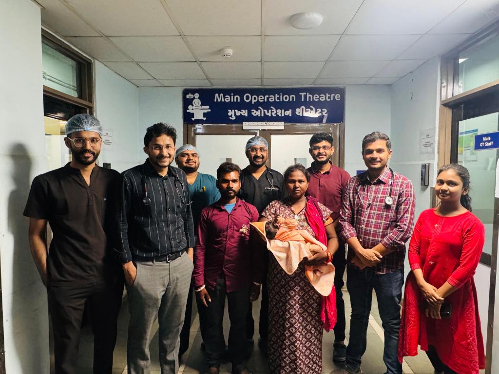 જી. કે. જન. હોસ્પિ. ના સર્જરી, એનેસ્થેટિક અને બાળરોગ શાખાના સંયુક્ત પ્રયાસથી શિશુને ખોરાક લેતો&nbsp;કરાયો