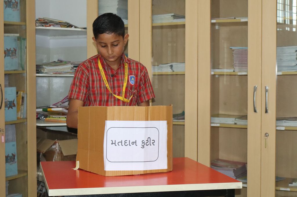 અદાણી વિદ્યામંદિર ખાતે વિદ્યાર્થી પરિષદની ચૂંટણી થકી વિદ્યાર્થીઓમાં લોકશાહી મૂલ્યોને&nbsp;પ્રોત્સાહન