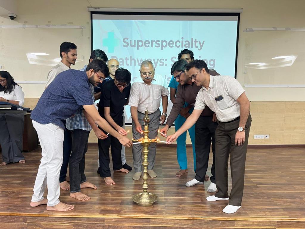 જી. કે. અને મેડિ. કોલેજના તબીબો અને વિધાર્થીઓને અમદાવાદના રાષ્ટ્ર કક્ષાના અંગ પ્રત્યારોપણ નિષ્ણાતોએ આપ્યું&nbsp;માર્ગદર્શન