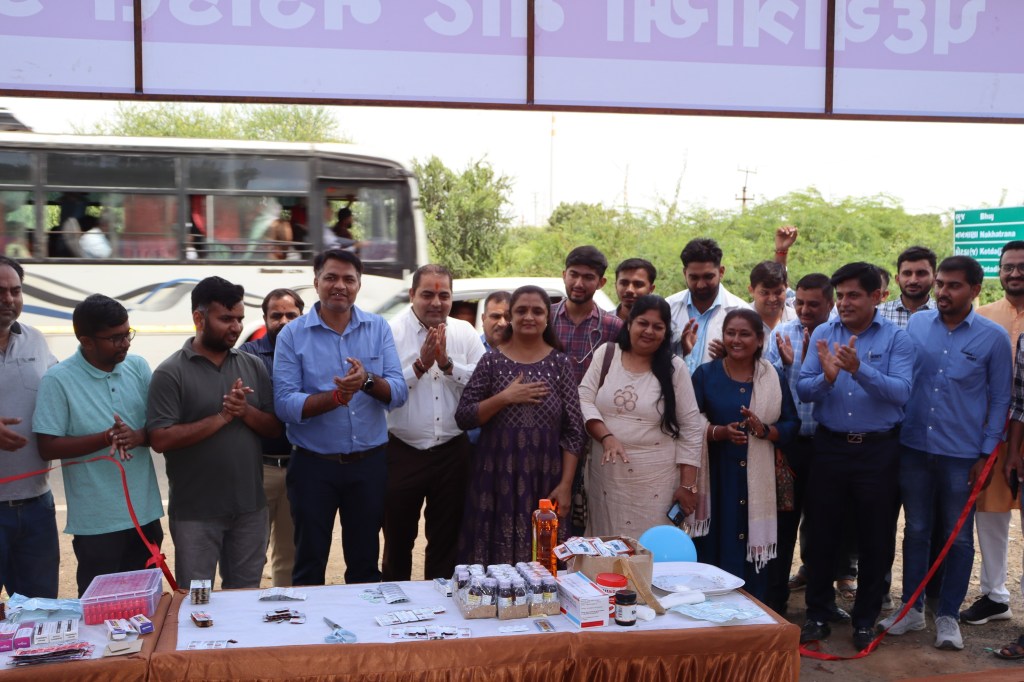 અદાણી ફાઉન્ડેશન દ્વારા માતા ના મઢ પદયાત્રીઓ માટે વિશાળ આરોગ્ય કેમ્પ શરૂ કરવામાં&nbsp;આવ્યો