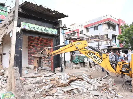 ગાંધીધામમાં 52 ગેરકાયદે દબાણો&nbsp;હટાવાયા