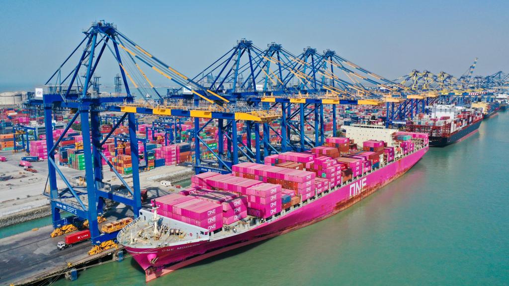 ભારતનું મેરીટાઇમ પાવરહાઉસ અદાણી મુન્દ્રા બંદર વિશ્વસ્તરે&nbsp;ઝળહળ્યું