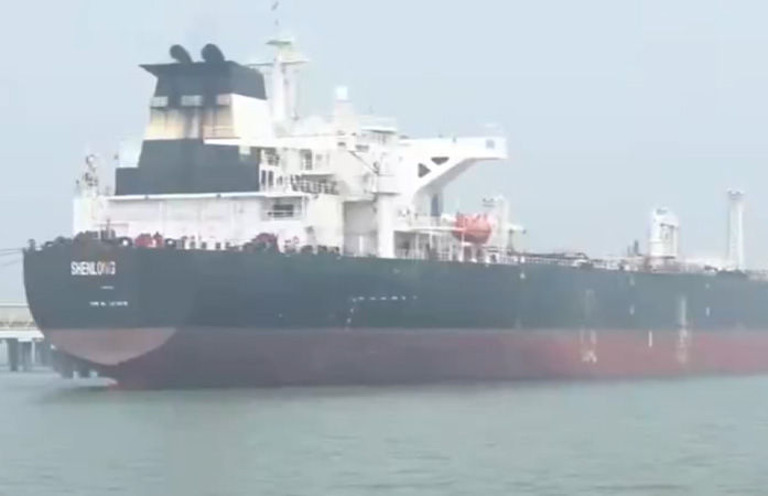 હોર્મુઝની ખાડીમાં ઈરાનથી બચીને નીકળેલું જહાજ મુંબઈ&nbsp;પહોંચ્યું