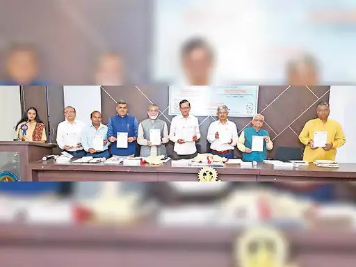 ભુજ તાલુકાના ઇતિહાસ અને ગ્રામીણ સંસ્કૃતિને ઉજાગર કરતા પુસ્તકનું રાજ્યમંત્રી દ્વારા&nbsp;વિમોચન