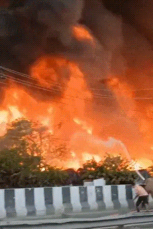 લખનૌમાં 250થી વધુ ઝૂંપડીઓ બળી ગઈ, 30 સિલિન્ડર&nbsp;ફાટ્યા