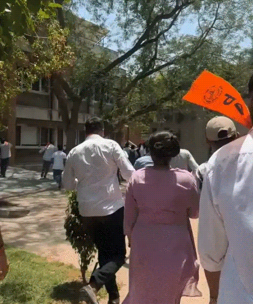 ABVPનું તોફાન, GCASની ઓફિસનો દરવાજો ઉખેડી નાખ્યો