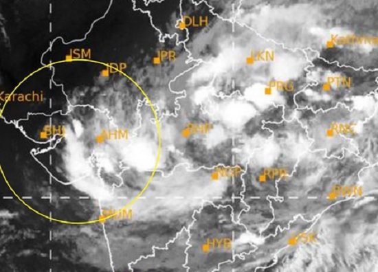ગુજરાતનાં અનેક જિલ્લામાં પવન અને ભારે વરસાદને લઈ ને યલો-ઑરેન્જ&nbsp;ઍલર્ટ