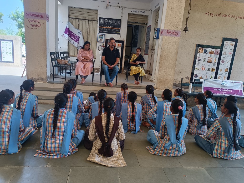 અદાણી ફાઉન્ડેશન દ્વારા મુન્દ્રા તાલુકામાં વેલનેસ અવેરનેસની નવી પહેલ માં ૨૫૦૦થી વધુ વિદ્યાર્થીઓ અને બહેનો&nbsp;જોડાયા